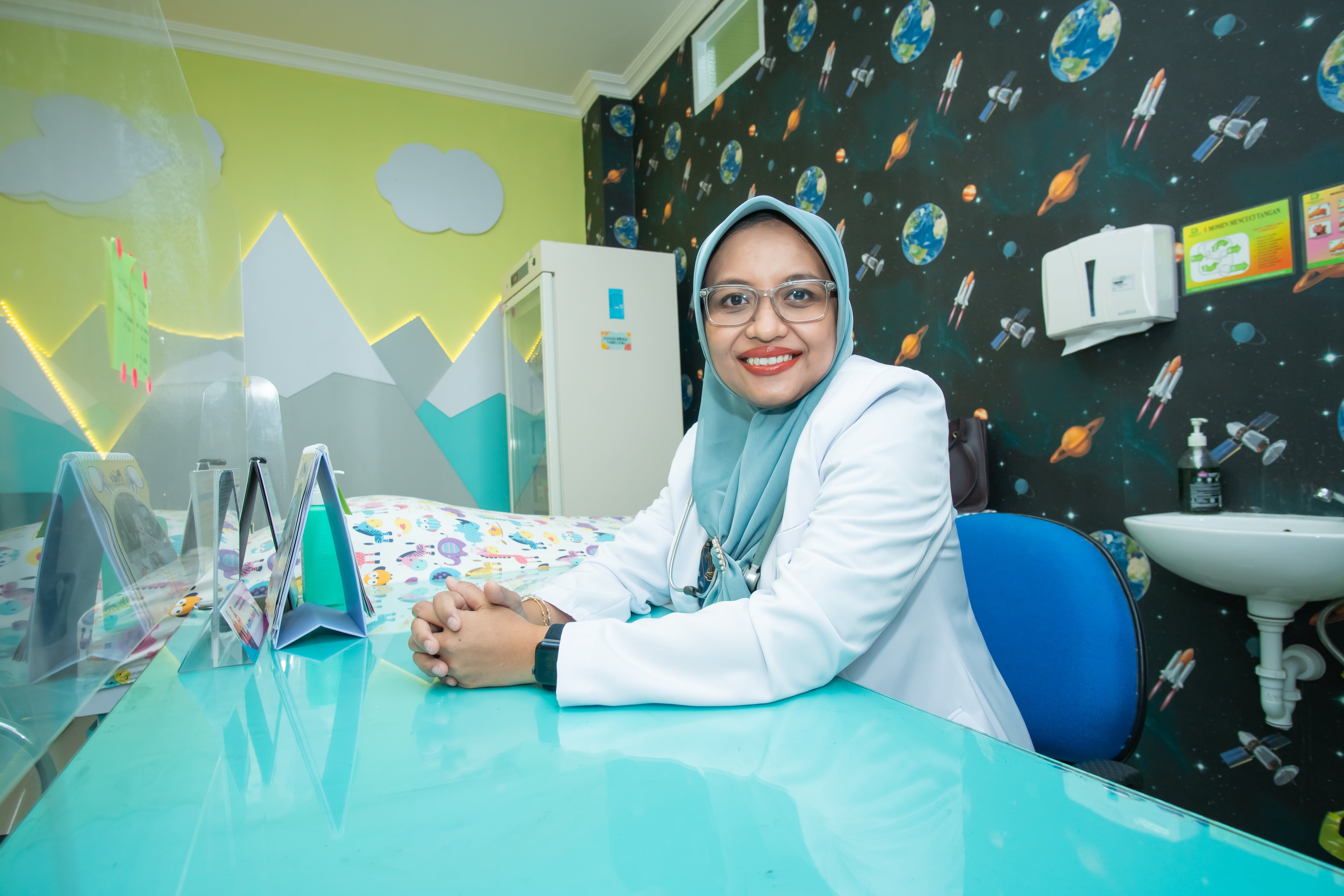 dr. RENYTA IKA DAMAYANTI, SP.A